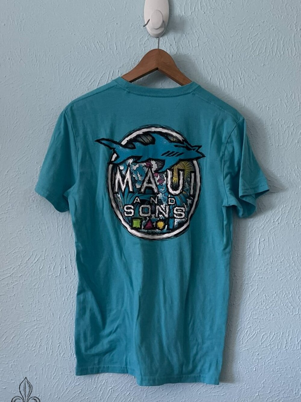 🦈Maui & Sons graphic tee🦈